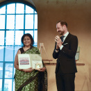 9. juni: Kronprinsen overrekker Holbergprisen 2022 til Harvard-professor Sheila Sen Jasanoff under en høytidelig seremoni i Universitetsaulaen i Bergen. Foto: Marit Hommedal / NTB.